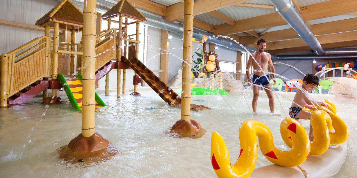 Beheiztes Hallenbad auf dem Campingplatz Le Fief in der südlichen Bretagne