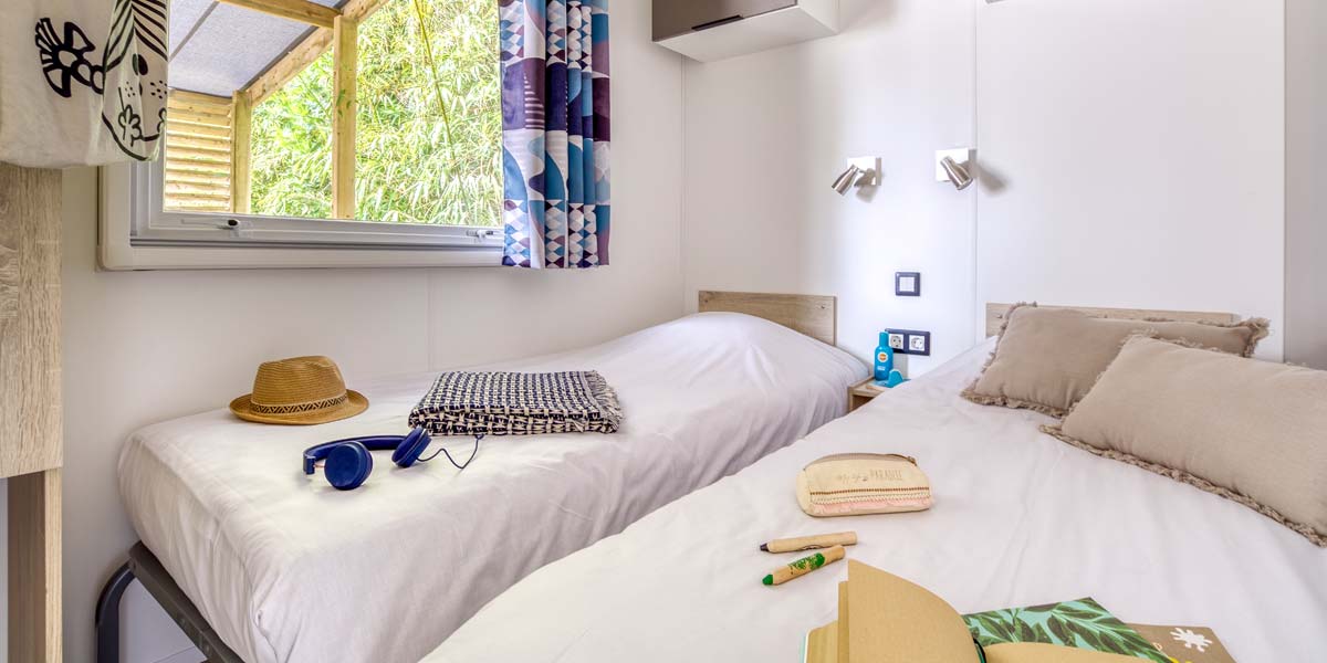 Chambre 2 personnes avec lits simples pour famille en vacances à Saint Brevin les Pins