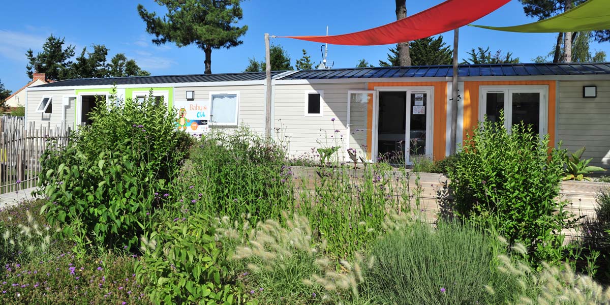 The children's club for toddlers in the heart of the pedestrian village of camping le Fief