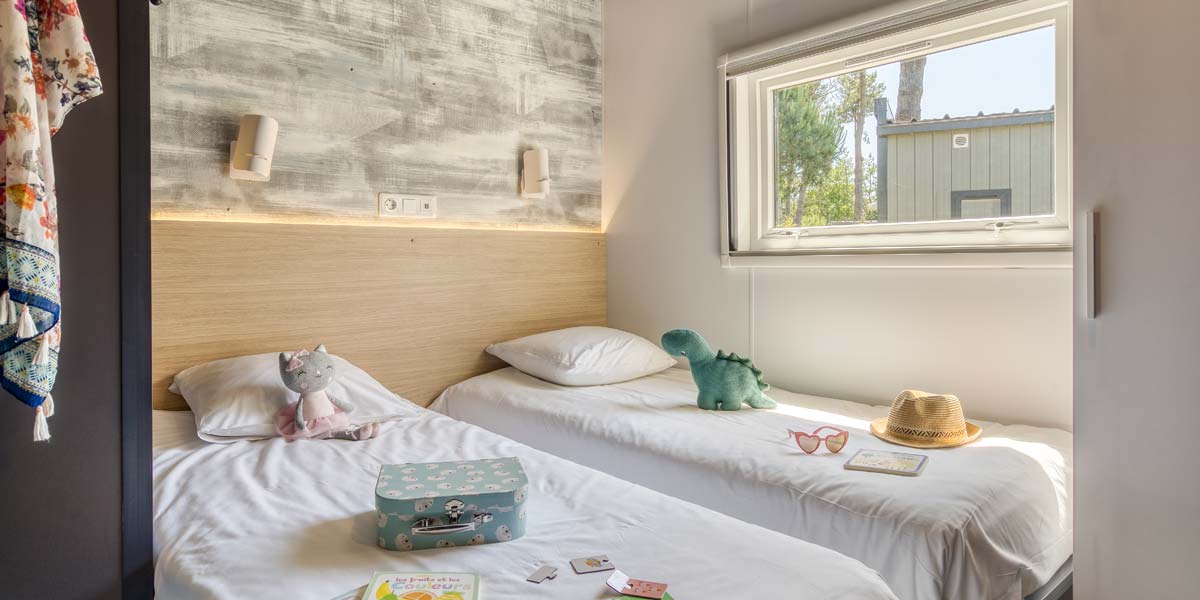Chambre pour enfants avec lits simples du mobil-home Taos 6 en Loire Atlantique