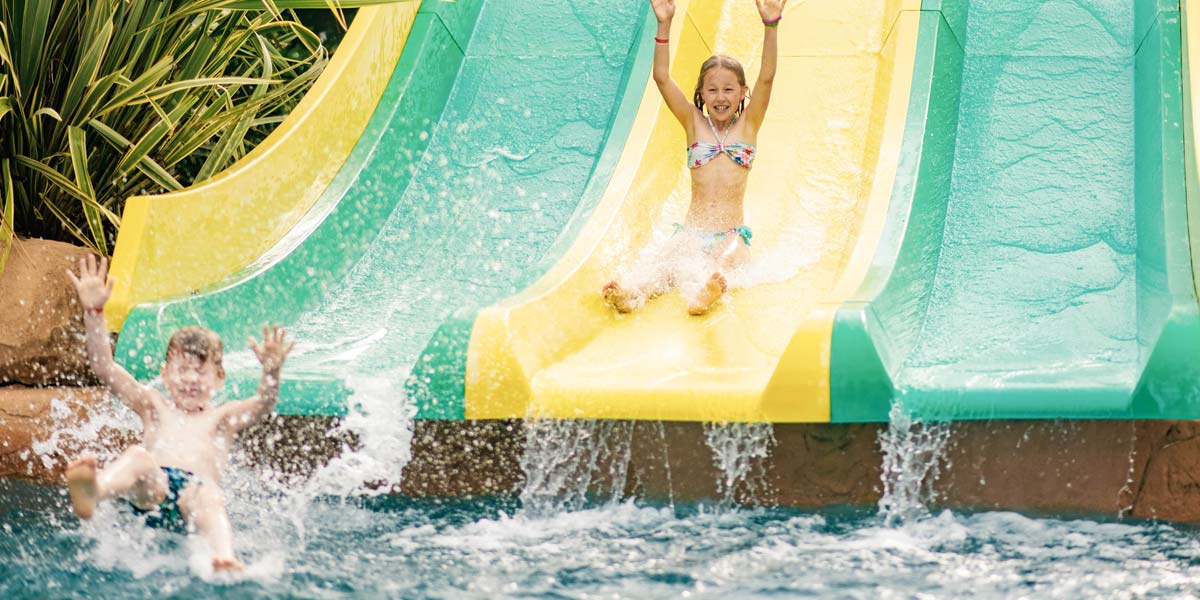 Arrival of the water slides at Le Fief campsite in Loire-Atlantique