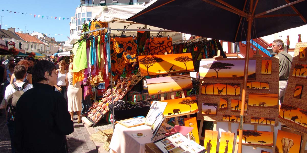 De markt van Saint-Brevin en zijn lokale producten in de buurt van camping Le Fief