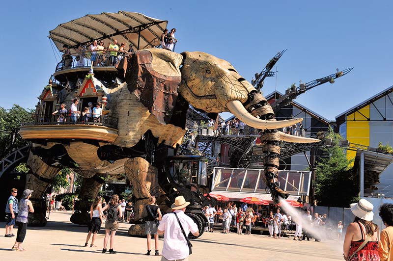Der Elefant der Maschinen von Nantes in der Nähe des Campingplatzes Le Fief