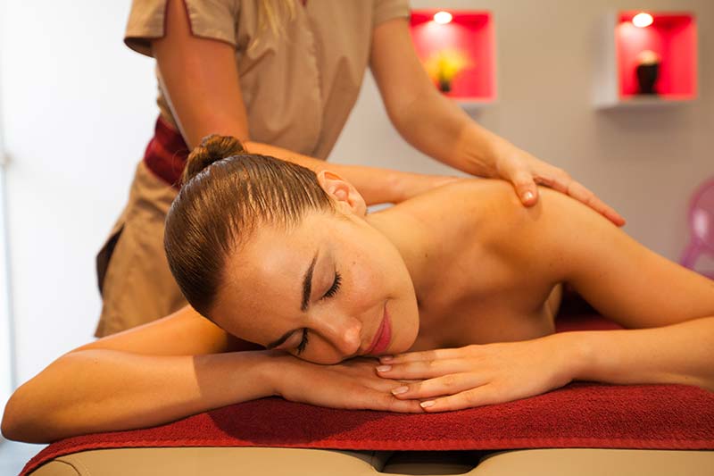 Massage im Spa des Campingplatzes Le Fief in Saint-Brevin in der Loire-Atlantique