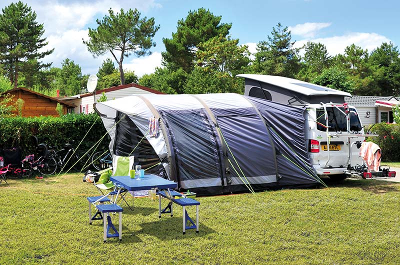 Ein Zelt auf einem Campingplatz in Saint-Brevin, Camping le Fief
